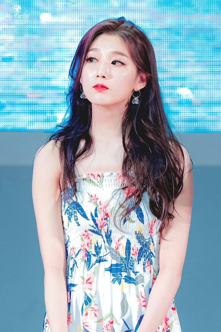 갈수록 예뻐지는 러블리즈 막내 정예인 | 인스티즈