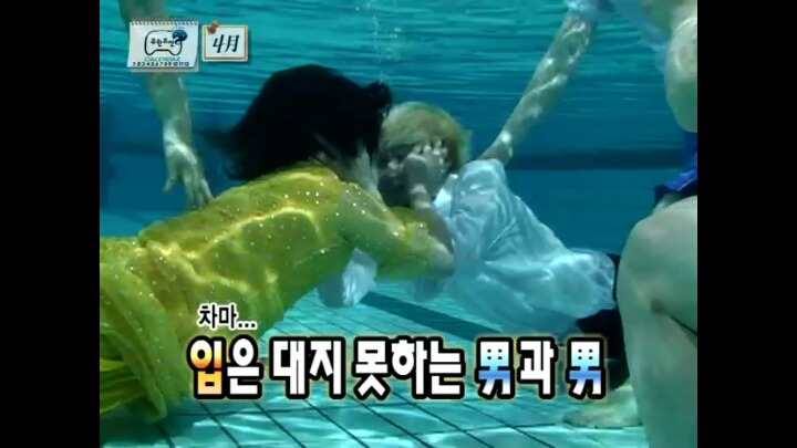 찍다보니 몰입하게 됐다는 노홍철과 정형돈의 수중키스신.jpg | 인스티즈