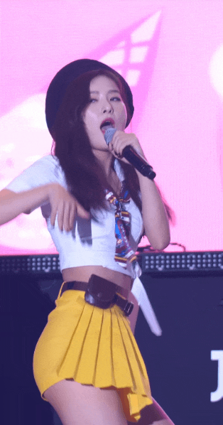 레드벨벳 슬기 노란 핫팬츠.gif | 인스티즈