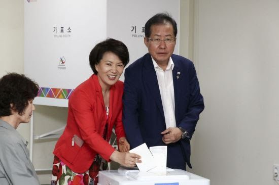 사전투표 하는 준표종신.jpg | 인스티즈