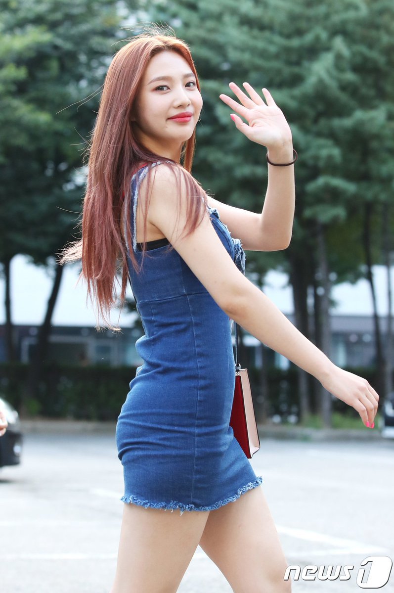 오늘자 뮤뱅 출근하는 레드벨벳 조이ㄷㄷㄷ.jpg | 인스티즈