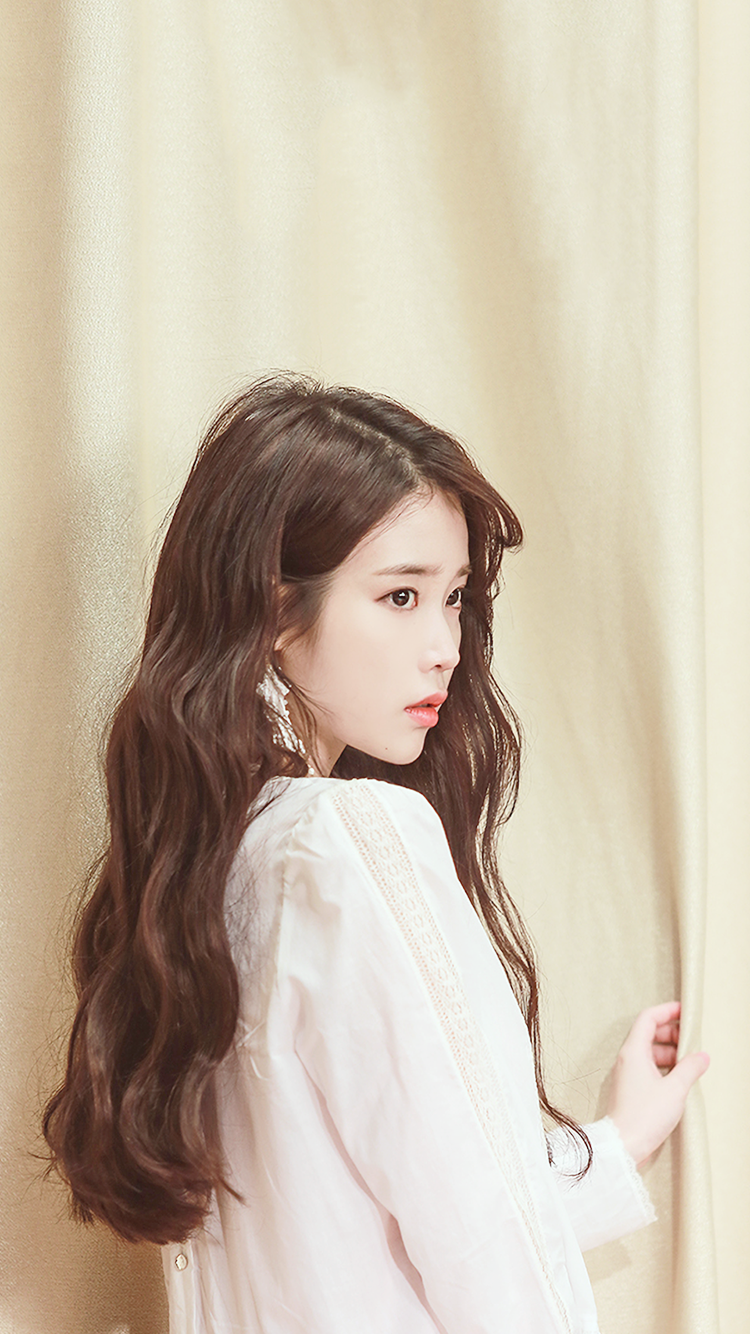 2018 아이유 달력 비하인드 폰 배경화면 & 잠금화면. png | 인스티즈