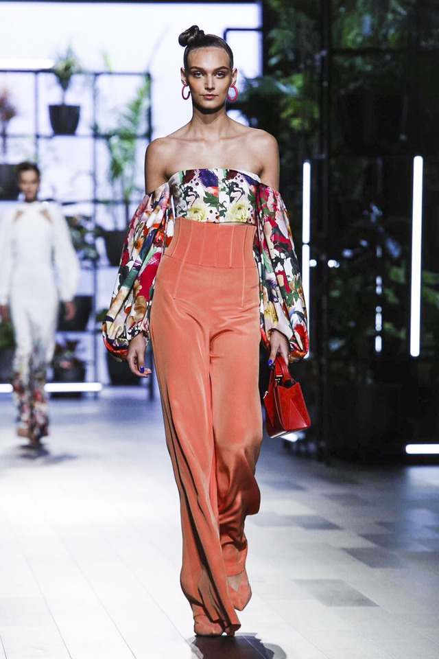 2018 S/S Cushnie et Ochs 컬렉션 | 인스티즈