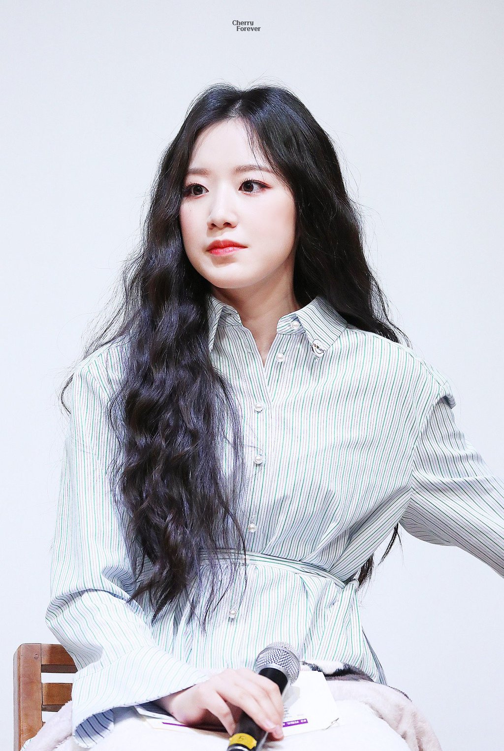 (여자)아이들의 비쥬얼담당 백설공주 슈화.jpgif (311장) | 인스티즈