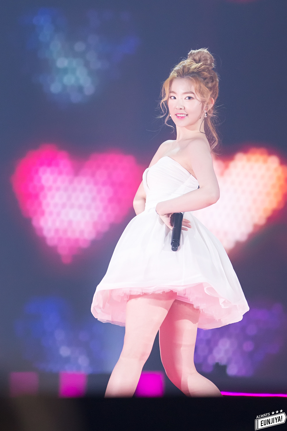  미니드레스 입은 아이린 | 인스티즈