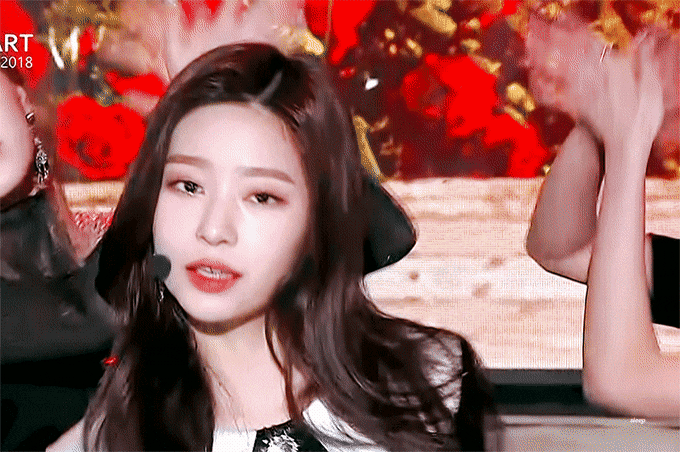 그날 유난히 이뻤다는 아이즈원 김민주gif | 인스티즈