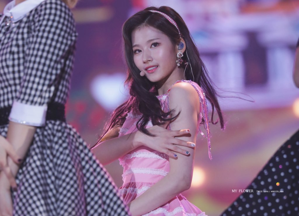 오늘이 생일인 트와이스 사나.jpgif (335장) | 인스티즈