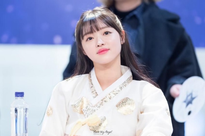 팬싸에서 한복입은 유아.jpg (오마이걸) | 인스티즈