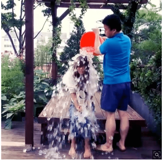 이것이 진짜 아이스버킷.gif | 인스티즈