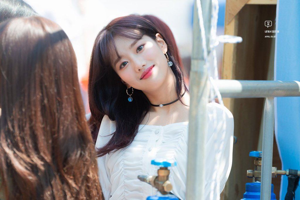얼굴이 꿀잼인 에이프릴 나은이.jpg | 인스티즈