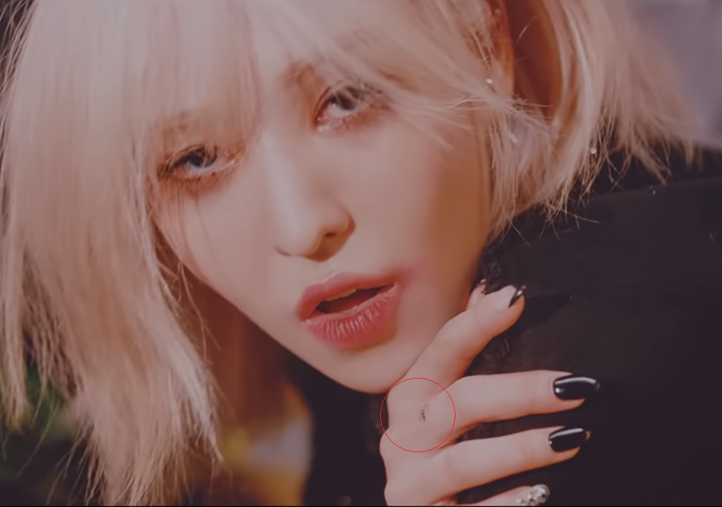 [레드벨벳] 사이코 뮤직비디오 속에 보이는 웬디의 문신들 | 인스티즈