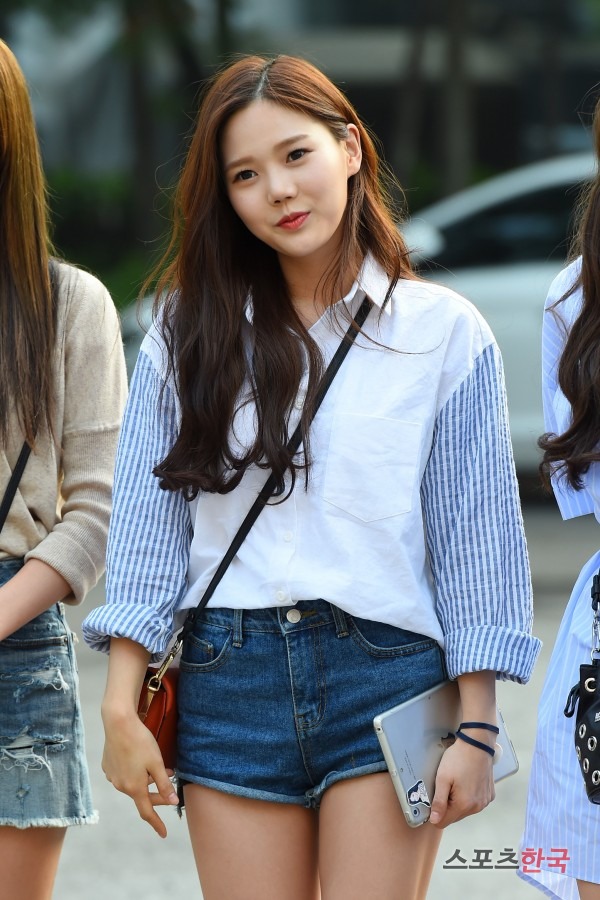 오마이걸 효정 사복 | 인스티즈