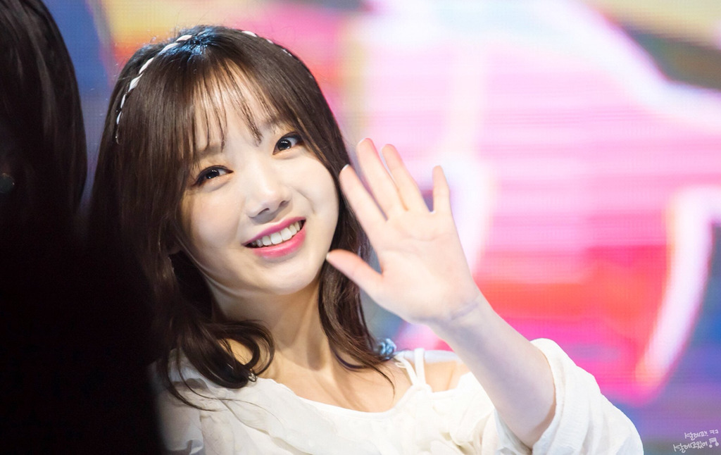 [러블리즈] 일 하다가 꽤나 더워져서 케이 | 인스티즈