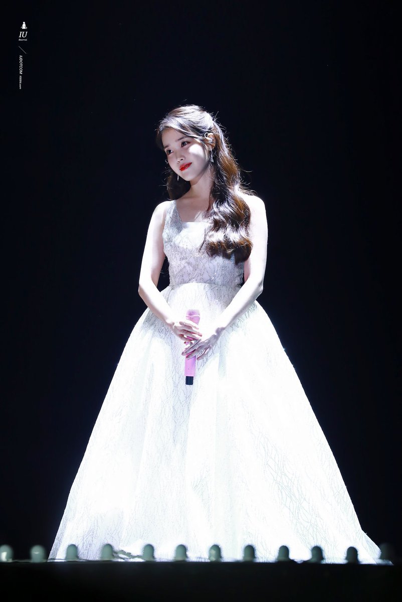 공주님 같았던 멜론뮤직어워드 아이유.jpg | 인스티즈