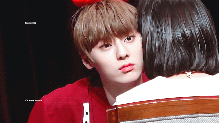 [워너원] 20cm 진한 아이컨텍을 받을수 있다는 황민현 팬싸모습 | 인스티즈