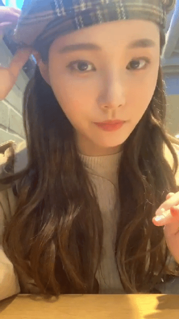 어제 3주년 기념 인스타 라이브한 모모랜드 연우(2).gif | 인스티즈