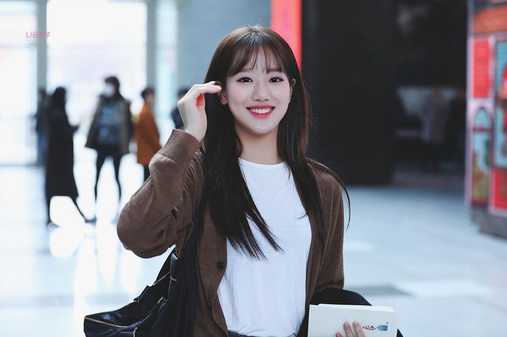 상큼하게 이쁜 에이프릴 이나은.jpgif | 인스티즈